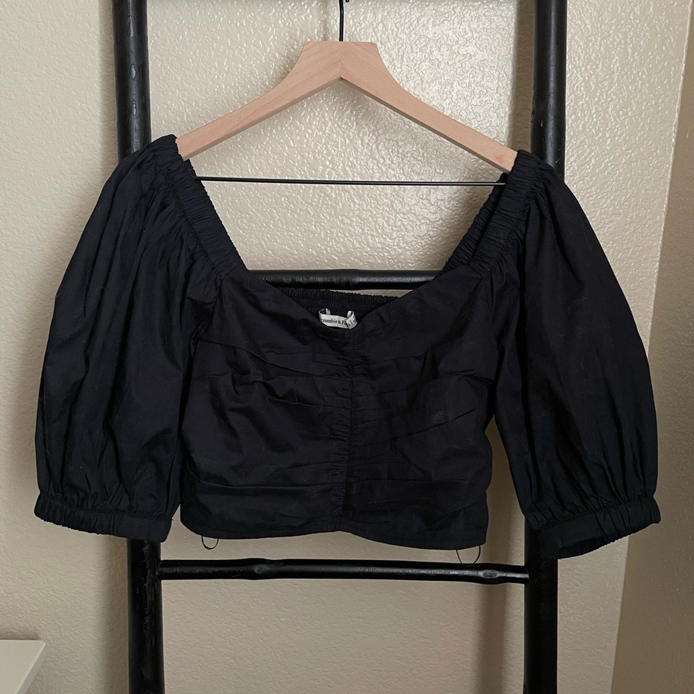 Abercrombie and Fitch layered short sleeve puff poplin crop top
